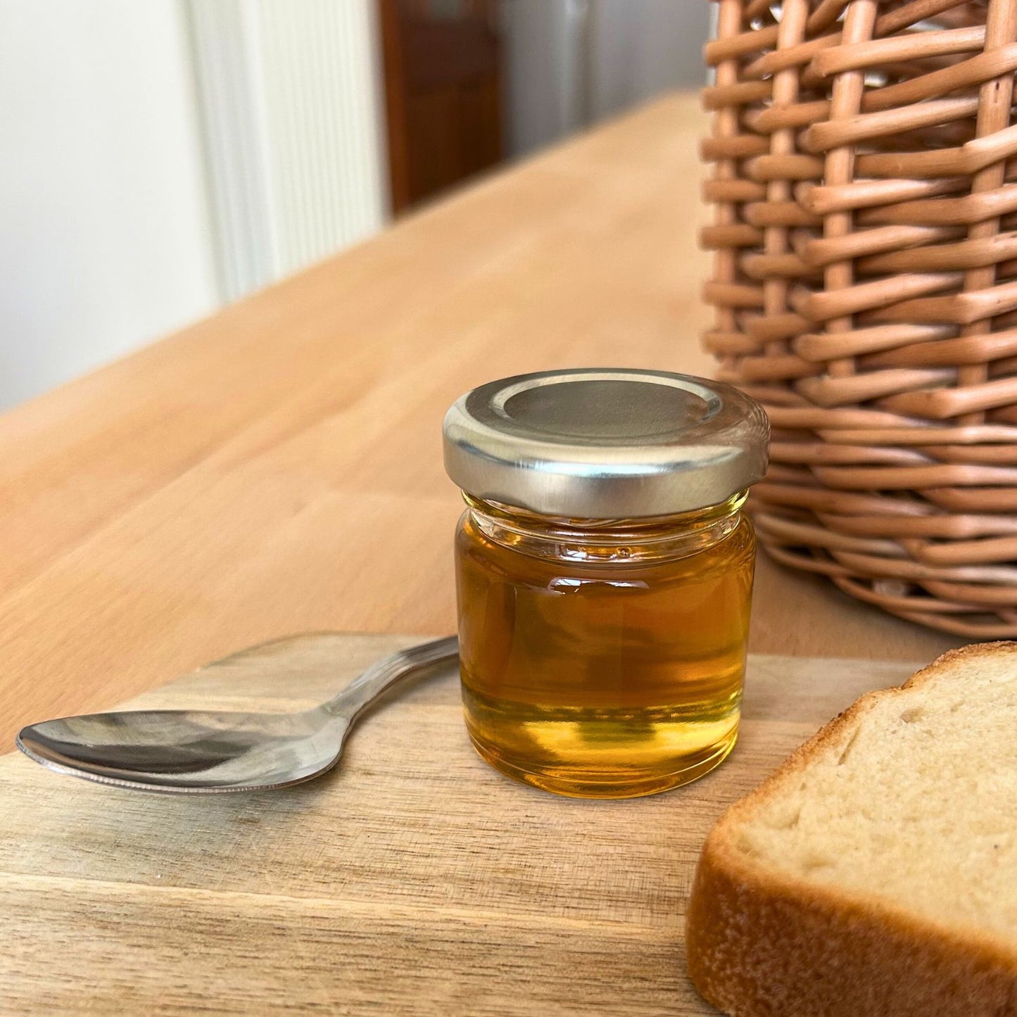 Bramley & Sage 1.5oz 42ml Miniature Round Glass Jars with Silver Twist-Off Lids – Select Quantity