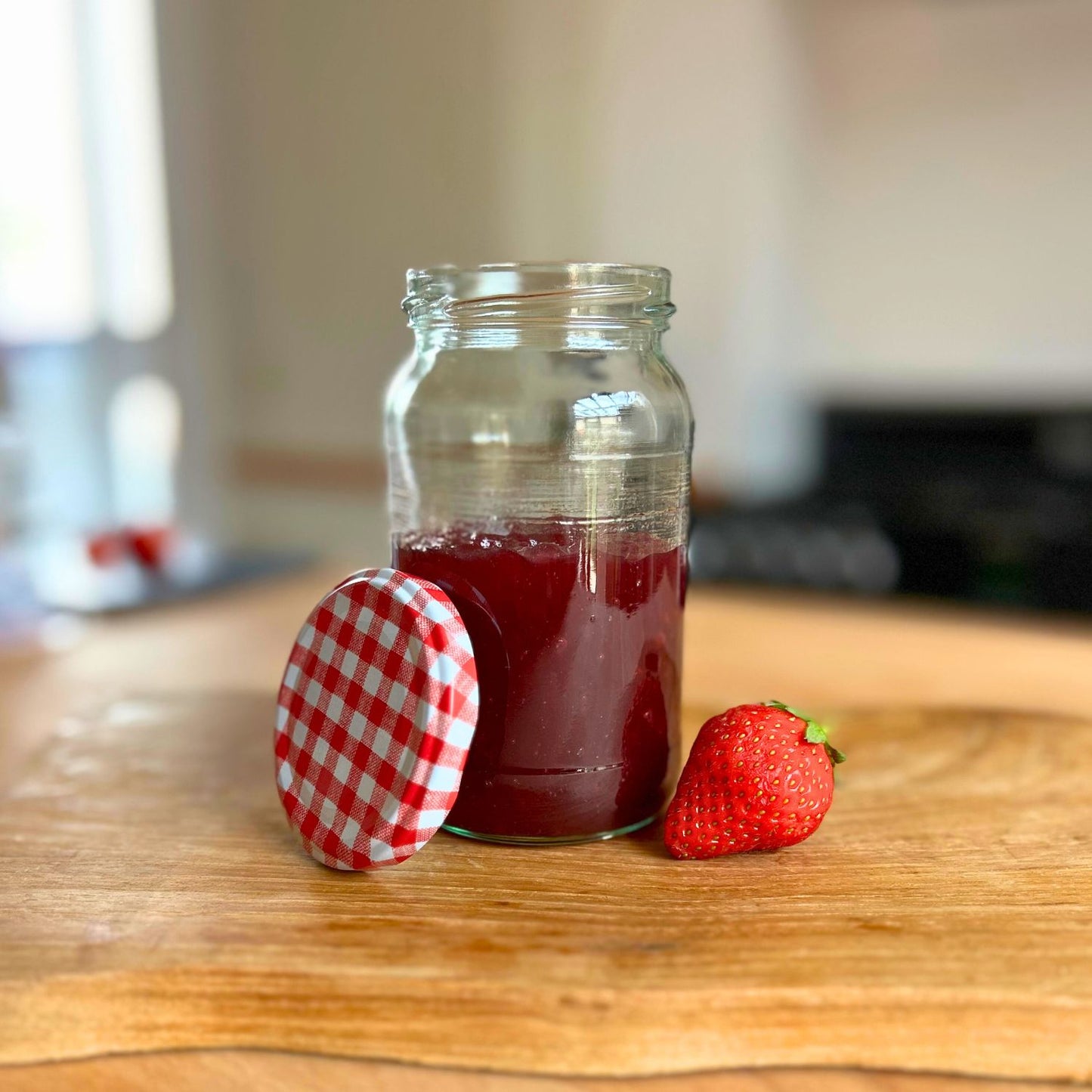 Bramley & Sage 1lb 375ml Round Glass Jars with Red Gingham Lids