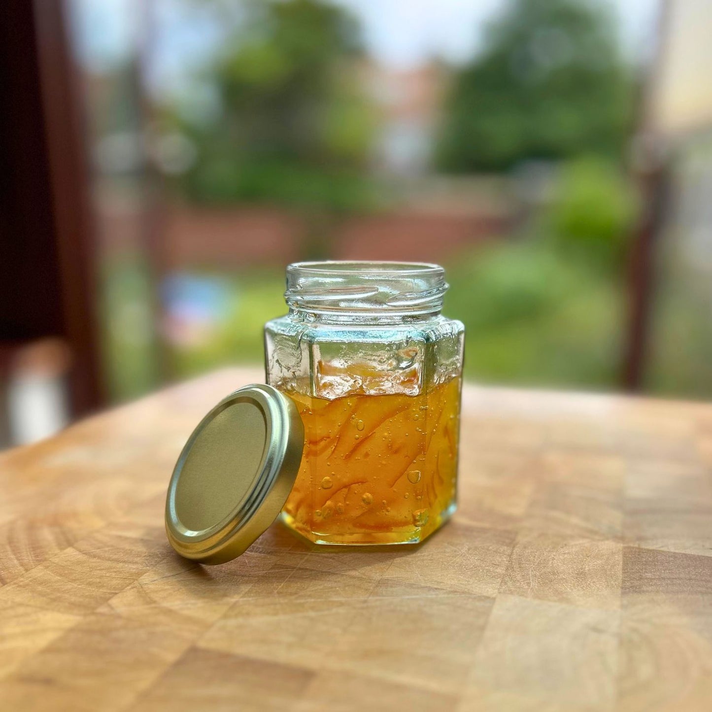 Bramley & Sage 8oz 190ml Hexagonal Glass Jars with Gold Lids